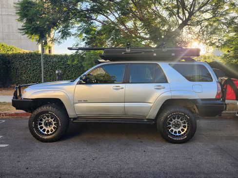 Used 2004 Toyota 4Runner Sport image 2