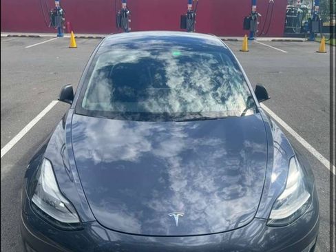 Used 2022 Tesla Model 3 Standard Range RWD image 11