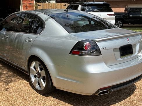 Used 2009 Pontiac G8 GT w/ Premium Package image 8