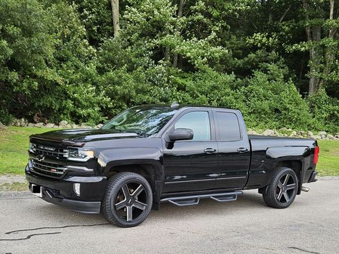 Used 2016 Chevrolet Silverado 1500 LTZ Z71 w/ LTZ Plus Package AWD/4WD image 9