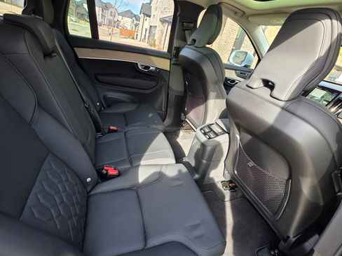 Used 2025 Volvo XC90 T8 Plus w/ Protection Package Premier image 6