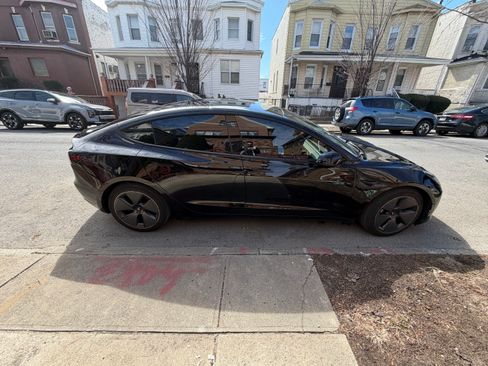 Used 2021 Tesla Model 3 Standard Range Plus image 2