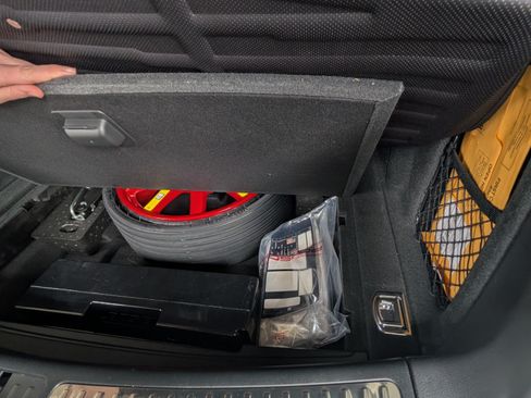 Used 2024 Porsche Macan image 8