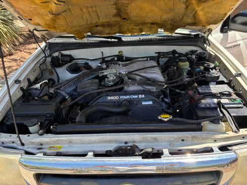 Used 2000 Toyota Tacoma 4x4 Xtracab V6 image 9
