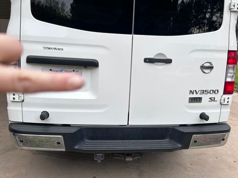 Used 2012 Nissan NV 3500 SL w/ Technology Pkg image 14