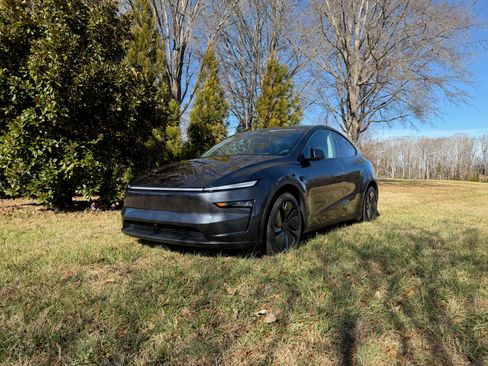 Used 2026 Tesla Model Y Long Range image 2