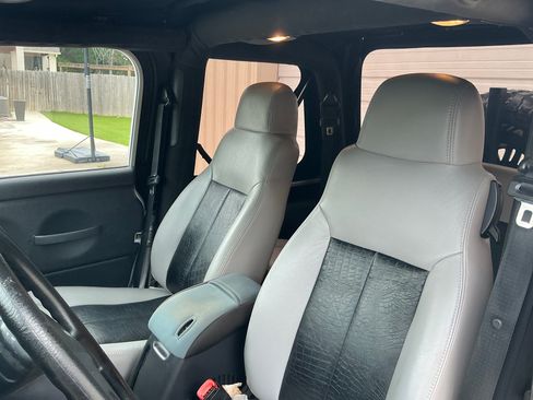 Used 2005 Jeep Wrangler X AWD/4WD image 9