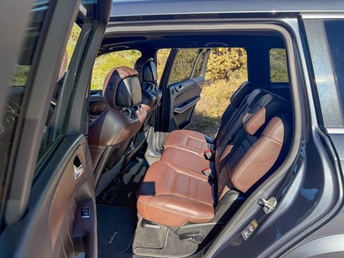 Used 2015 Mercedes-Benz GL 63 AMG 4MATIC image 17