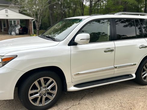 Used 2015 Lexus LX 570 4WD image 8
