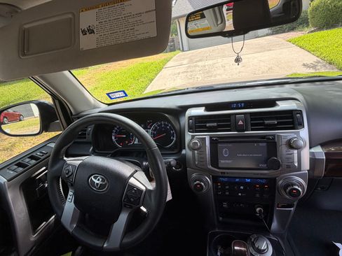 Used 2019 Toyota 4Runner Limited AWD/4WD image 10