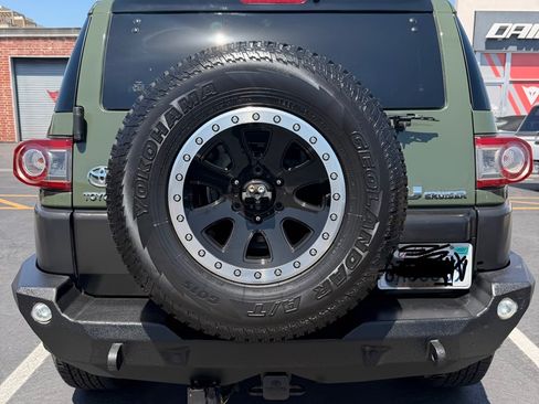 Used 2013 Toyota FJ Cruiser 4WD w/ Convenience Pkg image 13