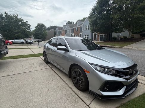 Used 2019 Honda Civic EX image 4