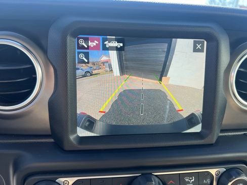 Used 2022 Jeep Gladiator Rubicon w/ LED Lighting Group image 25