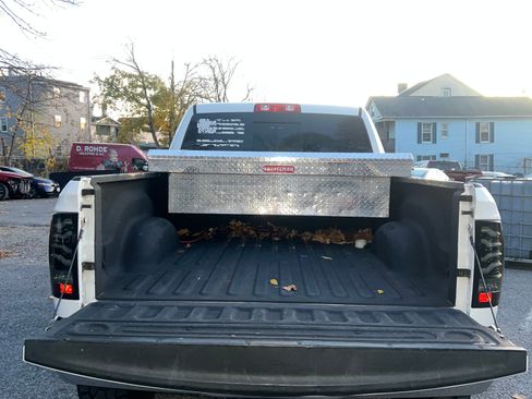 Used 2017 RAM 2500 SLT image 18