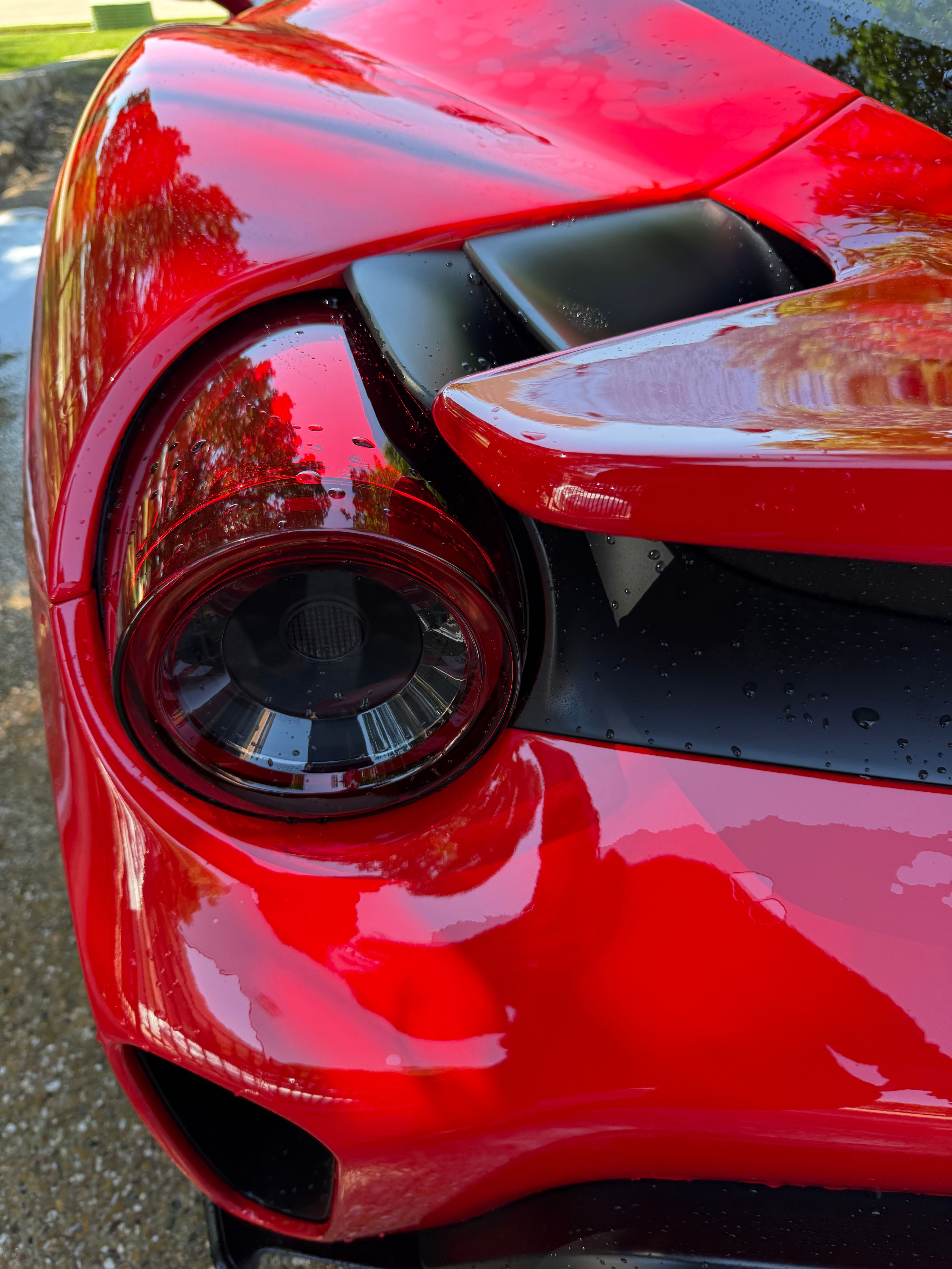 Used 2020 Ferrari 488 Pista Coupe RWD image 8