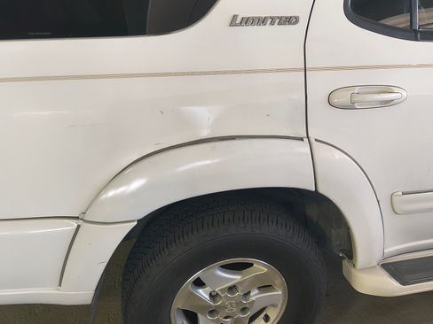 Used 2001 Toyota Sequoia Limited image 18