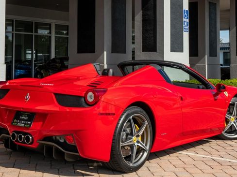 Used 2015 Ferrari 458 Spider image 9