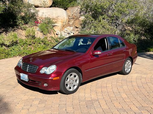Used 2005 Mercedes-Benz C 320 Sedan image 1
