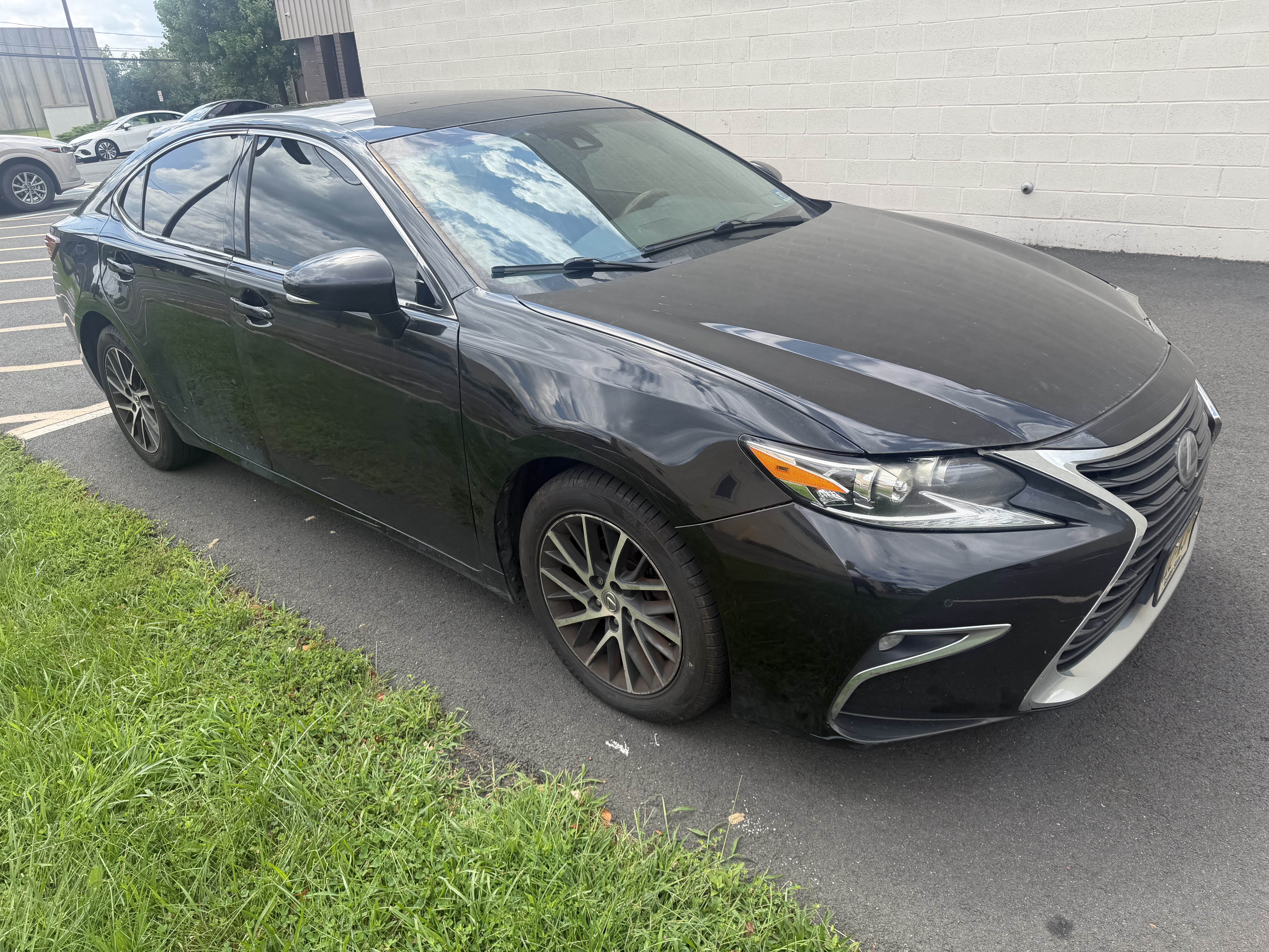 Used 2017 Lexus ES 350 w/ Luxury Package FWD image 5