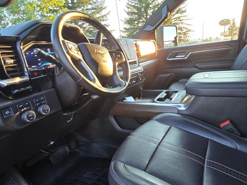 Used 2024 Chevrolet Silverado 3500 High Country w/ High Country Premium Package image 8