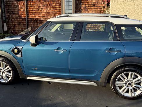 Used 2019 MINI Cooper Countryman SE w/ Premium Package image 1