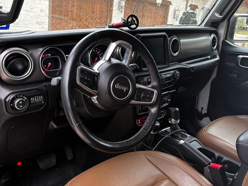 Used 2022 Jeep Gladiator Rubicon w/ LED Lighting Group image 11