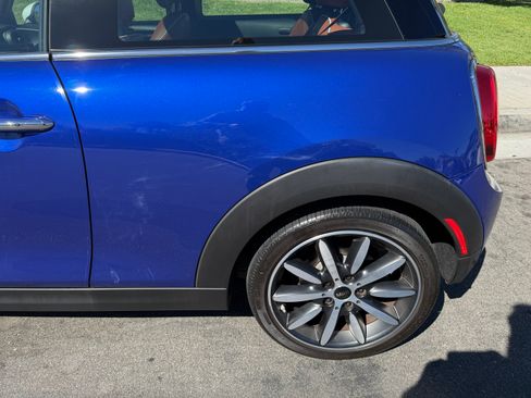 Used 2019 MINI Cooper 2-Door Hardtop w/ Storage Package FWD image 5