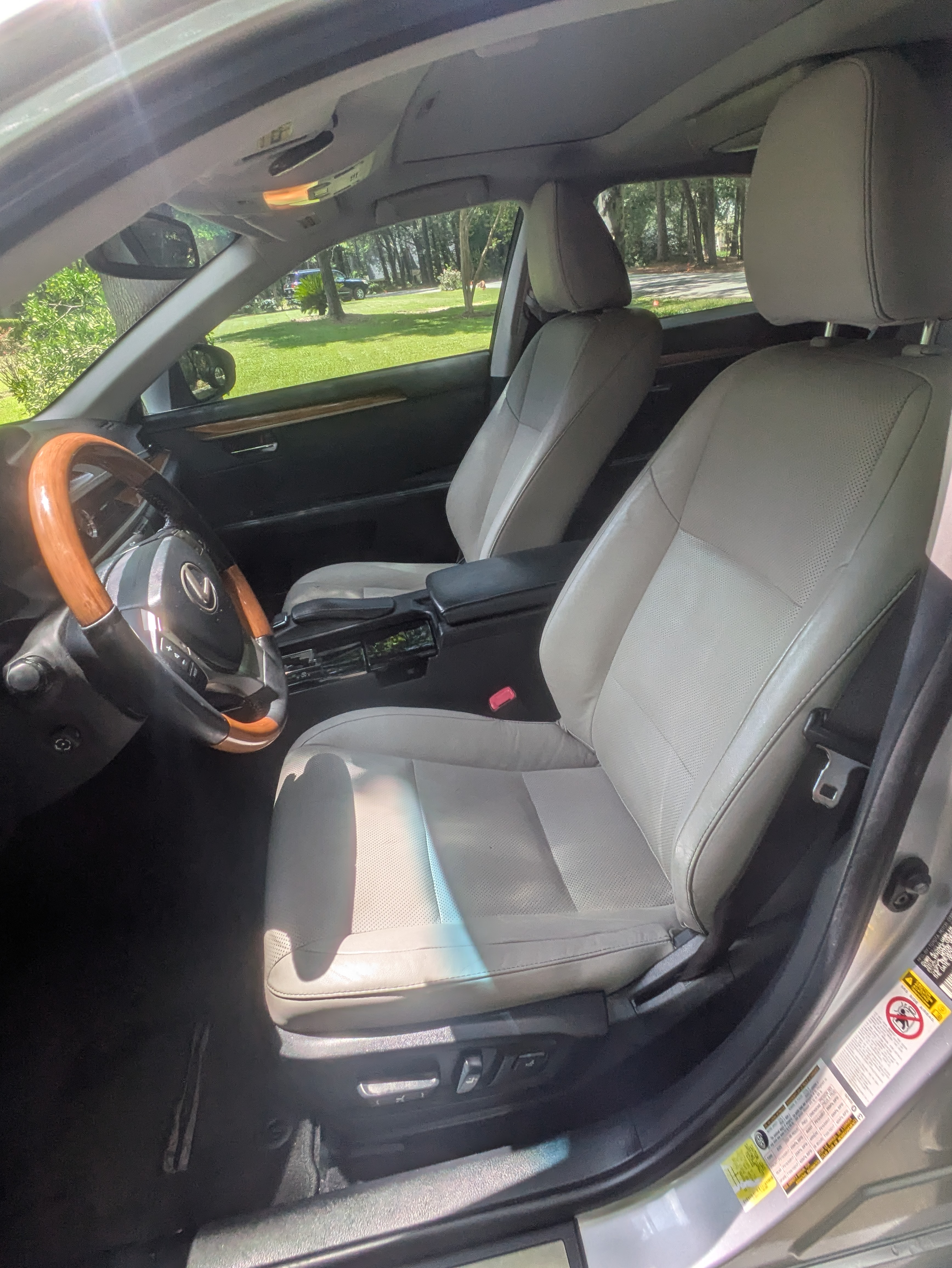 Used 2014 Lexus ES 300h w/ Luxury Package w/Bamboo Trim FWD image 6