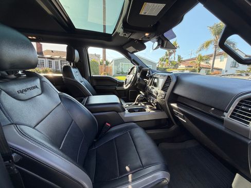 Used 2018 Ford F150 Raptor w/ Equipment Group 802A Luxury AWD/4WD image 10