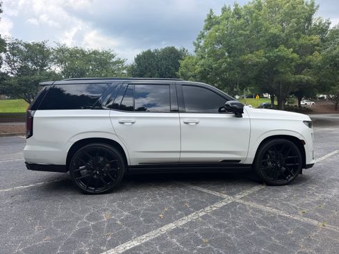 Used 2024 Cadillac Escalade Sport Platinum AWD/4WD image 5
