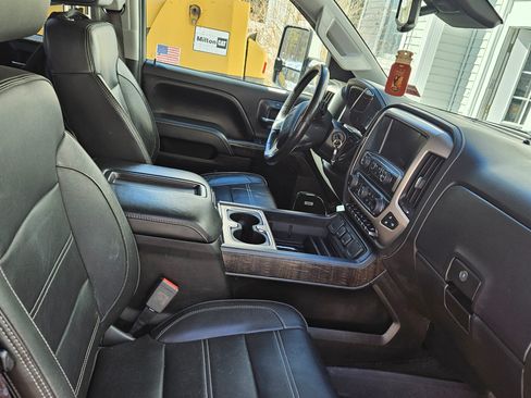 Used 2015 GMC Sierra 2500 Denali w/ Duramax Plus Package image 20