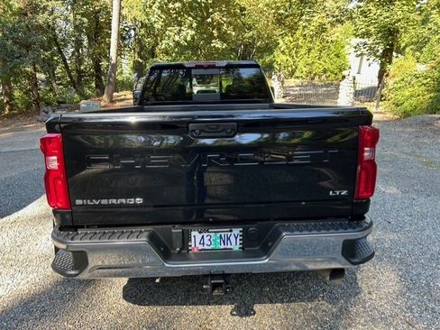 Used 2021 Chevrolet Silverado 3500 LTZ w/ LTZ Convenience Package image 6