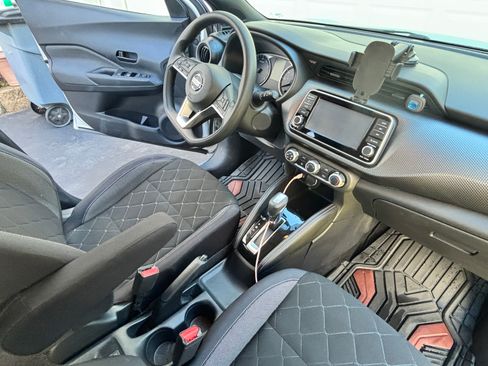 Used 2018 Nissan Kicks S image 10