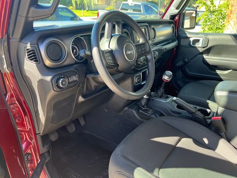 Used 2021 Jeep Wrangler Sport image 13