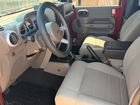 Used 2008 Jeep Wrangler Sahara AWD/4WD image 13