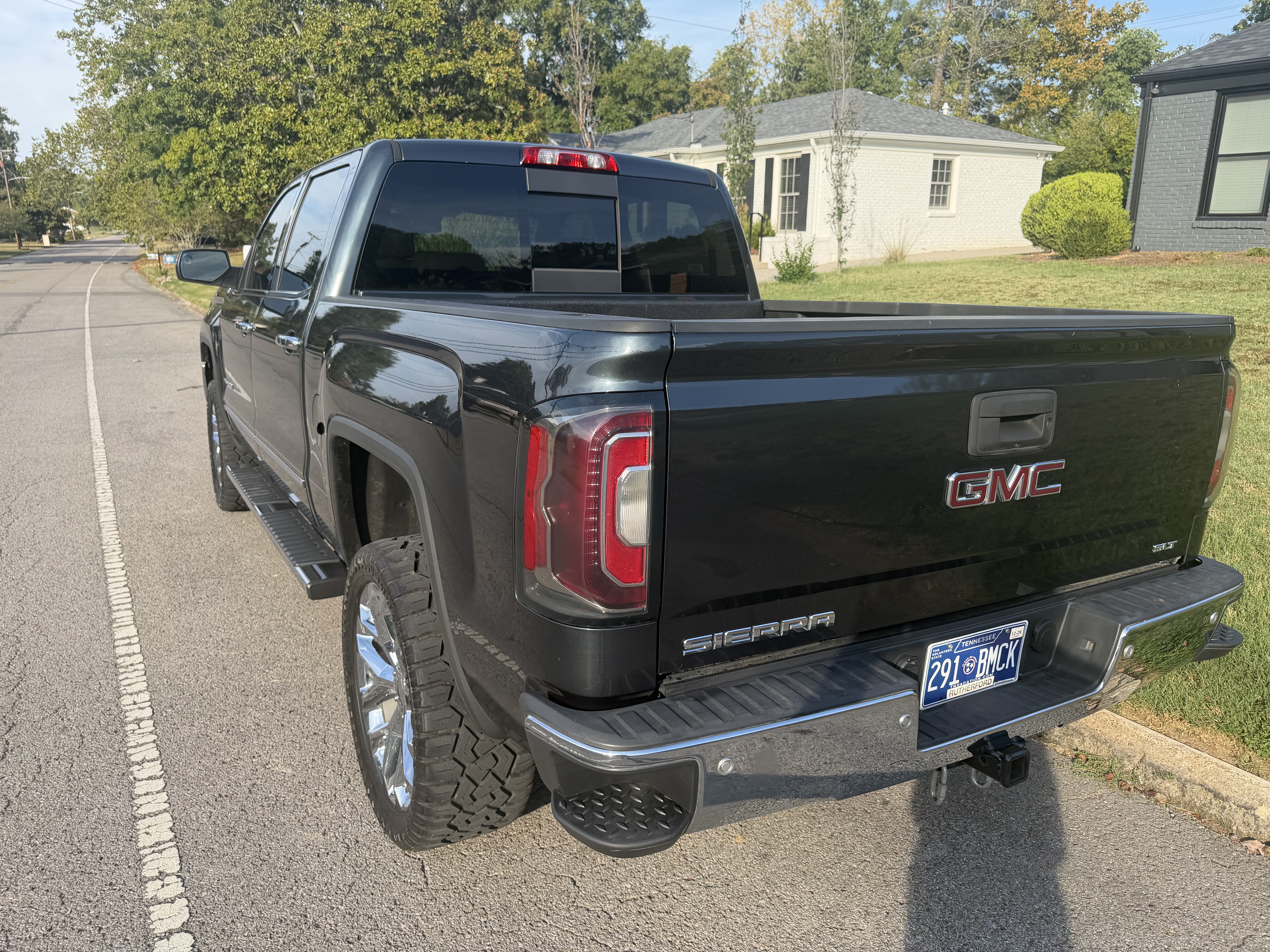 Used 2018 GMC Sierra 1500 SLT w/ SLT Premium Package AWD/4WD image 25