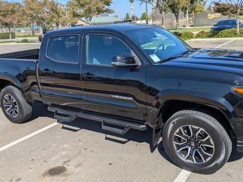 Used 2023 Toyota Tacoma TRD Sport image 1
