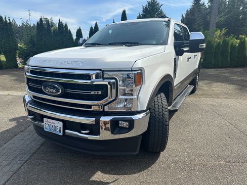 Used 2021 Ford F350 Lariat w/ Lariat Ultimate Package AWD/4WD image 4