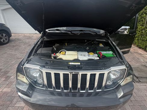 Used 2011 Jeep Liberty Sport AWD/4WD image 18