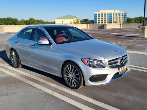 Used 2017 Mercedes-Benz C 300 Sedan image 2