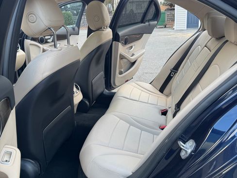 Used 2018 Mercedes-Benz C 300 4MATIC Sedan image 9