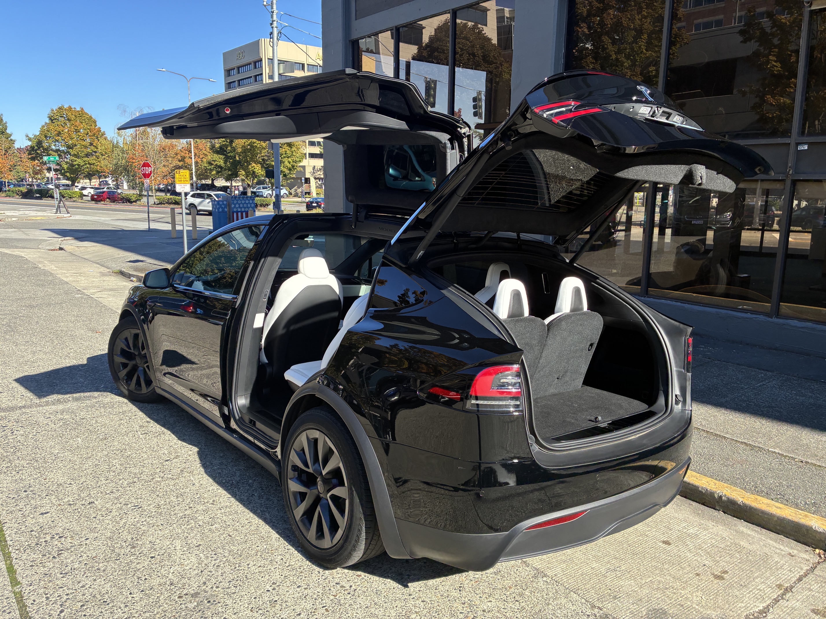 Used 2022 Tesla Model X Plaid AWD/4WD image 14