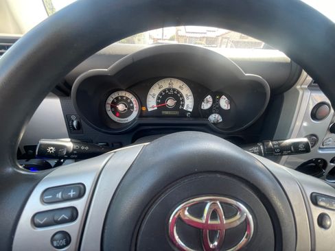 Used 2012 Toyota FJ Cruiser 4WD image 10