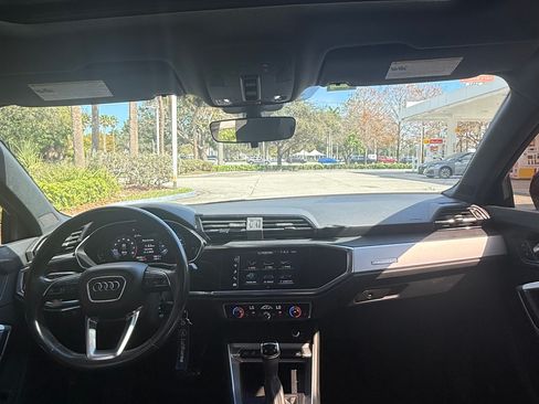 Used 2020 Audi Q3 2.0T Premium image 8