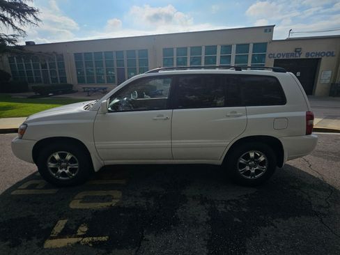 Used 2004 Toyota Highlander Limited image 2