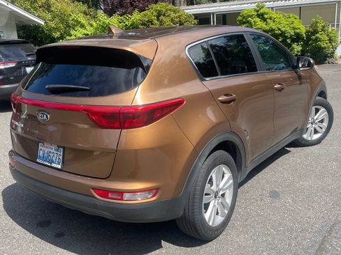 Used 2017 Kia Sportage LX FWD image 4