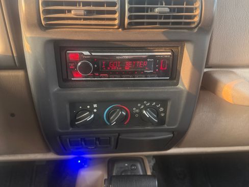 Used 2000 Jeep Wrangler SE AWD/4WD image 12