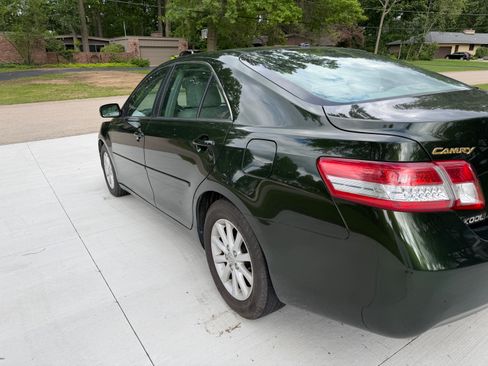 Used 2010 Toyota Camry XLE FWD image 4