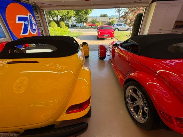 Used 2002 Chrysler Prowler RWD image 8