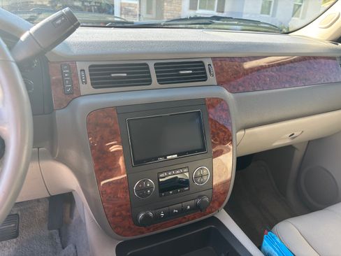 Used 2008 Chevrolet Tahoe LT w/ LT Preferred Equipment Group AWD/4WD image 12